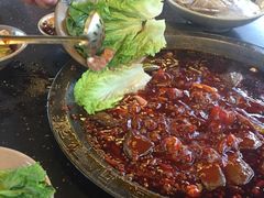-茅草房·河畔园林火锅