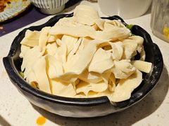 -牛村来人潮汕牛肉火锅(西单店)