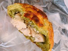 牛油果熏鸡肉面包-LELECHA乐乐茶(上海五角场万达广场店)