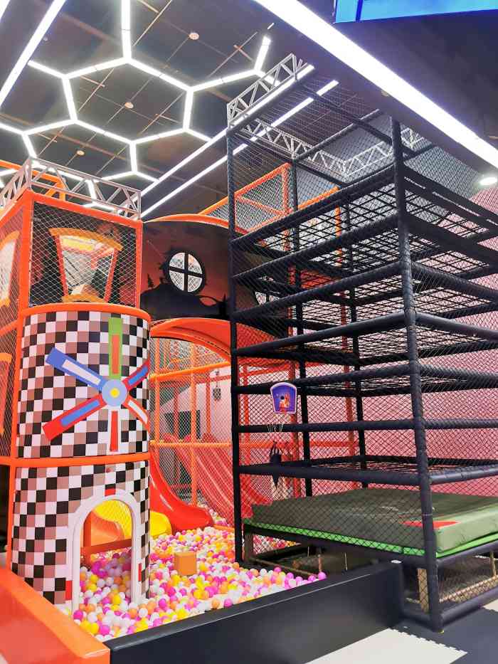 反弹空间蹦床馆-"超好玩,我们五个人从上午十点到下午三点,.