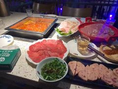 -二荆条·蜀鲜汇城市森林火锅