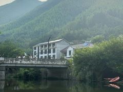 -安吉龙王山峡谷漂流