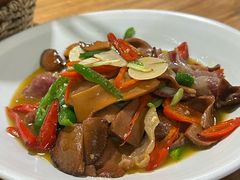 鲜炒黑牛肝菌-紫滇源云南生态菜(丹凤街店)