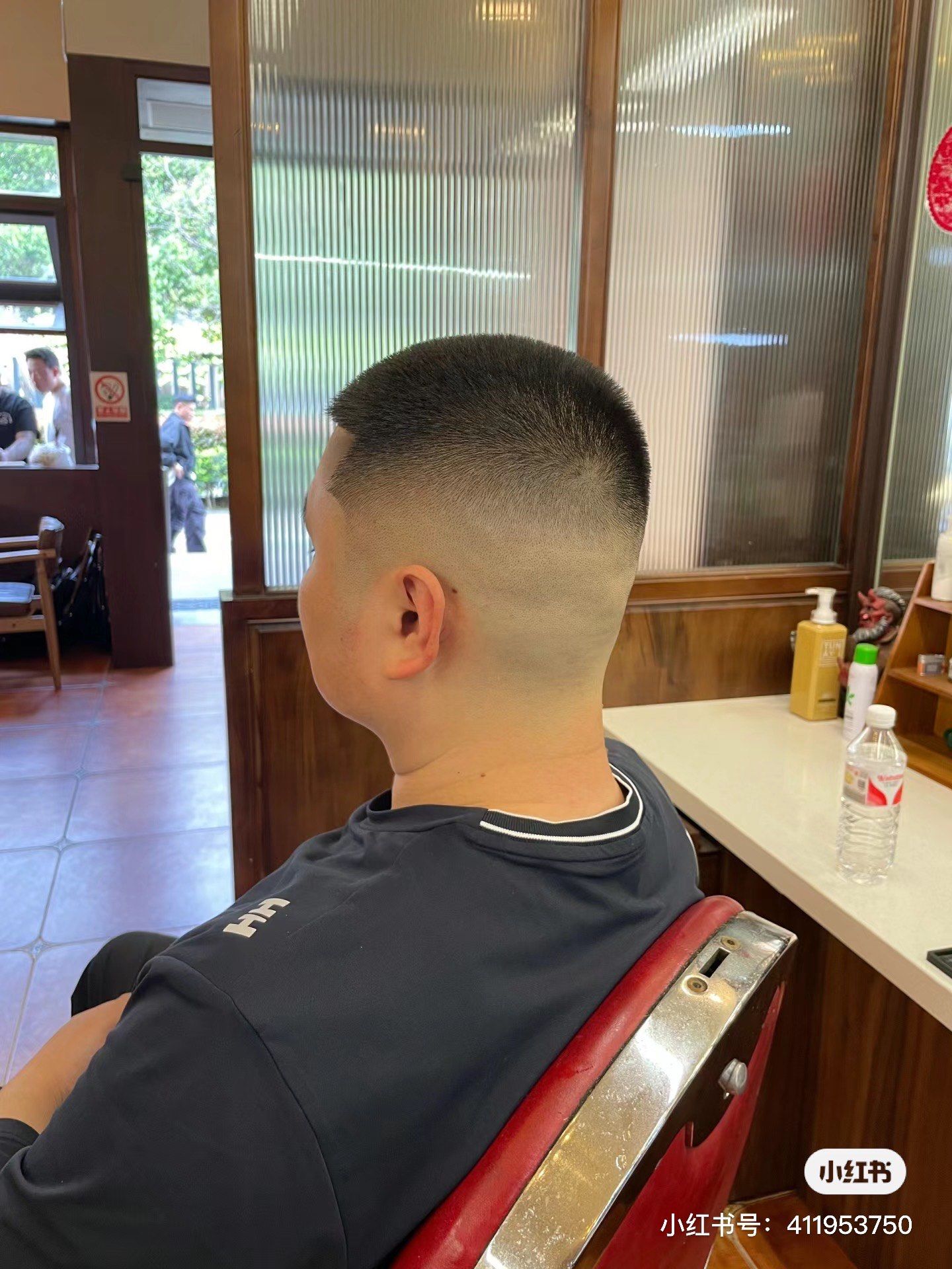 圆寸是一种男生发型,区别于平头