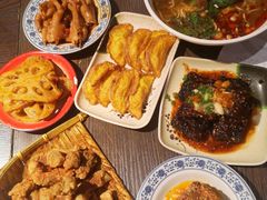 -爆炸头阿姨小四川正宗川味小吃(无任何分店)