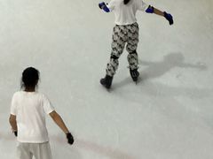-正佳冰河湾真冰滑冰场