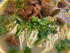 -金杨拉面王小吃面馆·牛三宝面·红烧牛肉粉