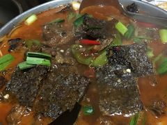 -临江餐馆二楼美食部落