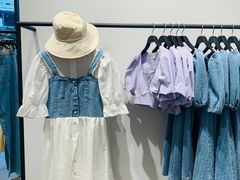 -URBAN REVIVO(上海中庚漫游城店)