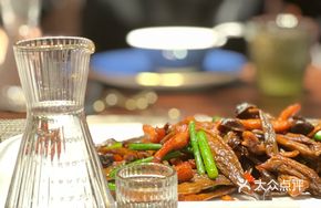 Deer Mushroom Stir-fried Pork Neck