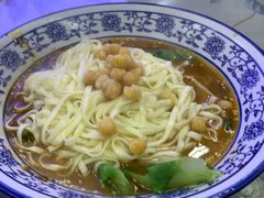-渝之汇牛肉豌杂面