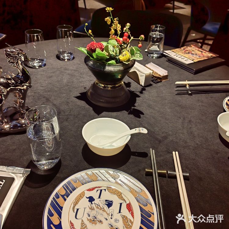 高端餐厅的优质体验-提督荟聚店