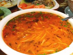 土豆丝酸菜汤-缘生态云南菜·野生菌庭院餐厅(华侨城店)