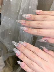 -花岐款式专研健康美甲沙龙