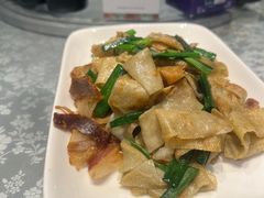 -莲餐厅·湖北菜·潜江小龙虾店(愚园路店)