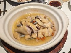 砂锅五指毛桃沙虫海南文昌鸡-炳胜私厨(万象前海店)