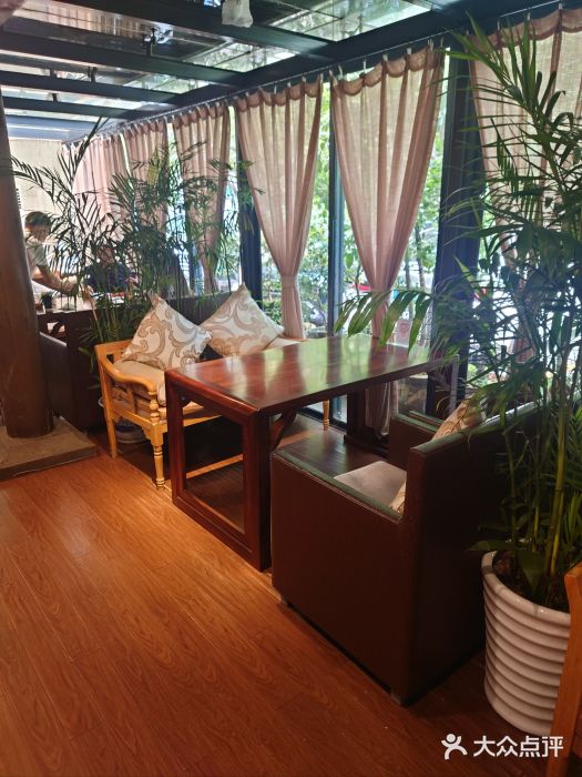 山外山·林语花园餐厅图片