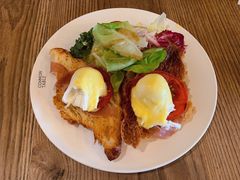 班尼迪克蛋-Common Table · Brunch & Coffee