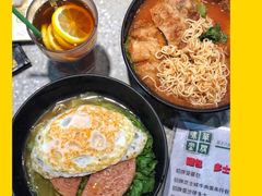 番茄汤底香煎猪扒出前一丁-华嫂冰室(尖沙咀店)