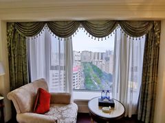 -茂名熹龙国际大酒店(人民广场高铁站店)