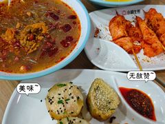 -小杨生煎(金山百联购物中心3楼店)