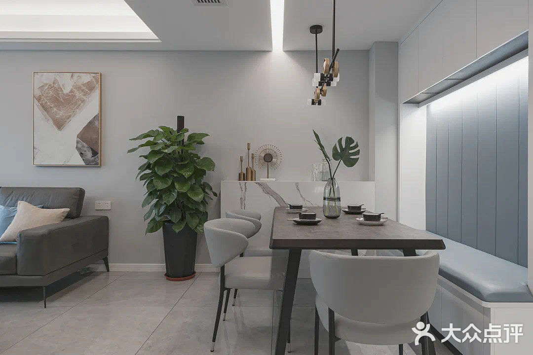 4室2厅3卫跃层里的那些通天柜