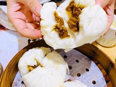 蜜汁叉烧包-赏点粤式点心(广州塔店)