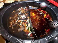 菌汤麻辣鸳鸯锅-宽板凳老灶火锅(簋街店)
