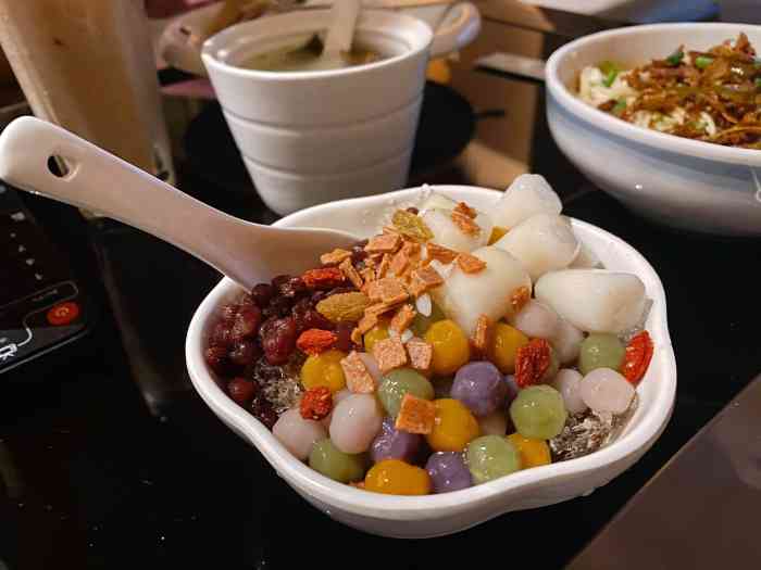 觉之足影院式足疗会馆(欣阳总店)-"经常喜欢和朋友来这家洗脚,小吃