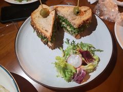 香草鸡肉牛油果三明治-COMMUNE幻师(渔人码头店)