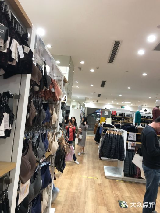 优衣库(郑州丹尼斯大卫城店)图片