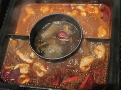 -老牌坊云南鱼豆花火锅(哈西万达店)