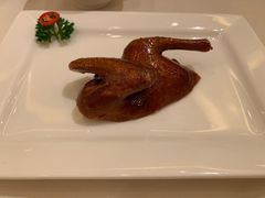 玻璃脆皮妙龄乳鸽-利苑酒家(华熙国际店)