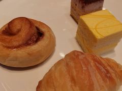 -上海南京路步行街假日酒店