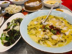 -侬佳蒸菜馆(听潮店)
