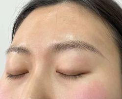 -一个差评成就的纹眉店