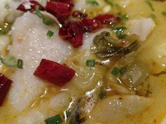 -渝是乎酸菜鱼(龙旗购物中心店)