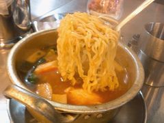 辛拉面-马路牙子烧烤音乐酒馆(望京店)