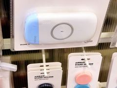 -名创优品(北京新中关购物中心地铁层店)