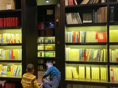 -钟书阁(松江泰晤士小镇店)