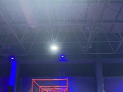 -爱蹦iBOON蹦床运动馆(江汉店)