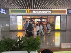 -麦当劳(上海虹桥站30B检票口楼上)