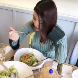 这是我上个月3月份在这家店弄的头发，弄好就去附近美美哒的吃好吃的哈哈哈-崇森 HAIR SALON美发