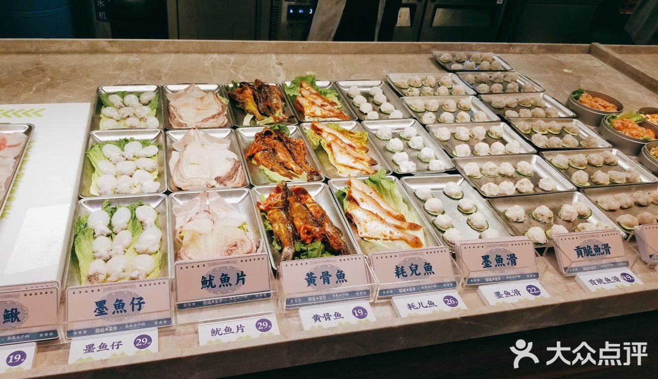 闹市中的菜市，鲜嫩美味的火锅