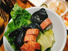 肠肠双拼（肉肠+墨鱼肠）-么肆烤肉·中式自助·烤肉大排档(街道口季佳PAI店)