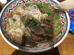 -鑫花溪牛肉米粉(人民广场店)