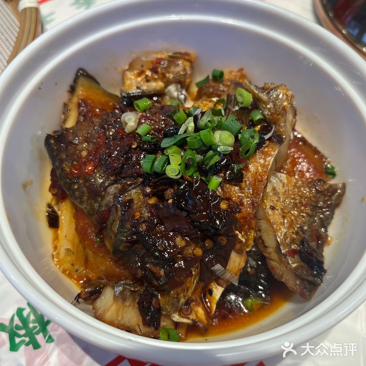 太平街老巷子里的一家湘菜馆子，招牌青椒香干炒肉