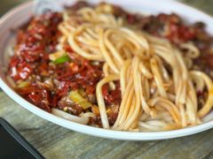 -歹歹的加个面过油肉拌面