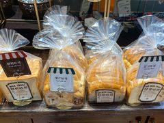 -红跑车蛋糕世界(清江路店)