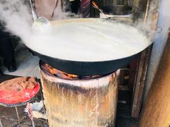 -云南大锅豆浆店